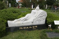 必赢亚洲碑雕名人堂 | 阮玲玉纪念碑的石雕艺术