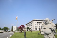 走进历史，，，感受名人魅力|品味名人雕塑的奇异韵味