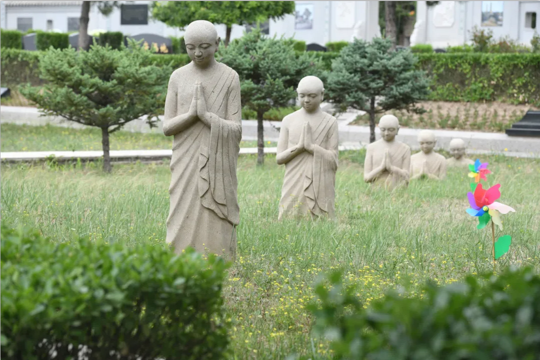 寒衣寄情，，，必赢亚洲送暖！